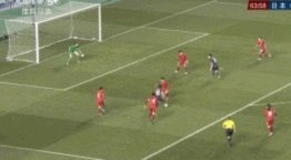 王霜左脚圆月弯刀破门瞬间