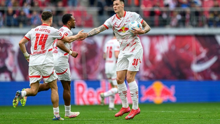 德天空：曼联再付400万给莱比锡，谢什科转会总价超8000万欧