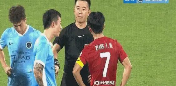 深圳队官方：姜至鹏与球迷对喷严重言行失当 撤销队长职务