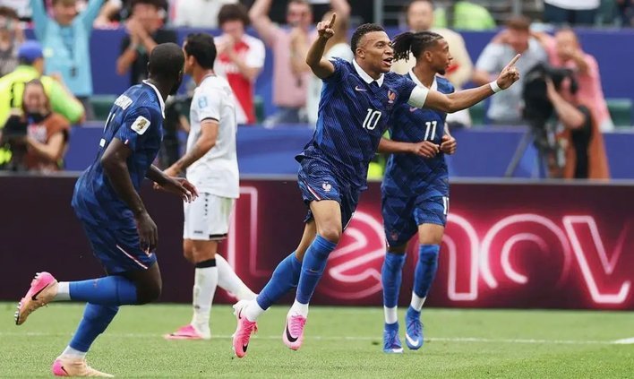 法国3-0伊拉克一役，姆巴佩跑动跑动距离为8679.1米