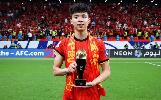 闲谈：王钰栋为何在国足没有球权