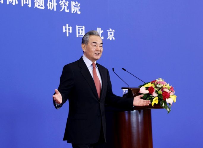 杨毅：董路不冲我，也得冲钱