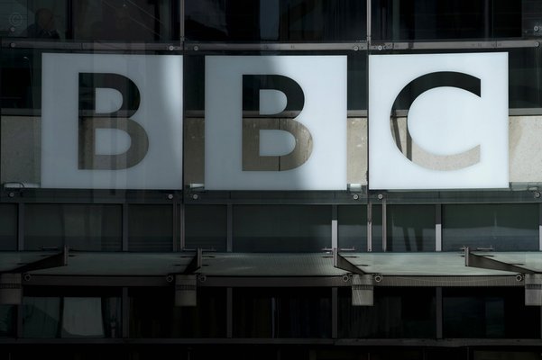 BBC：帕雷德斯红牌取消是理解错误，实际根本没有出示过红牌