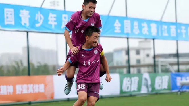 中国小将吕孟洋正式加盟巴塞罗那！