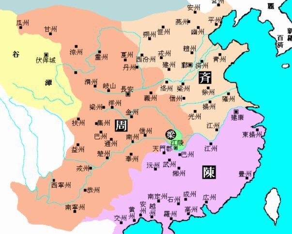居民反对皇马基地土地重新规划；前官员称此举只为皇马获益