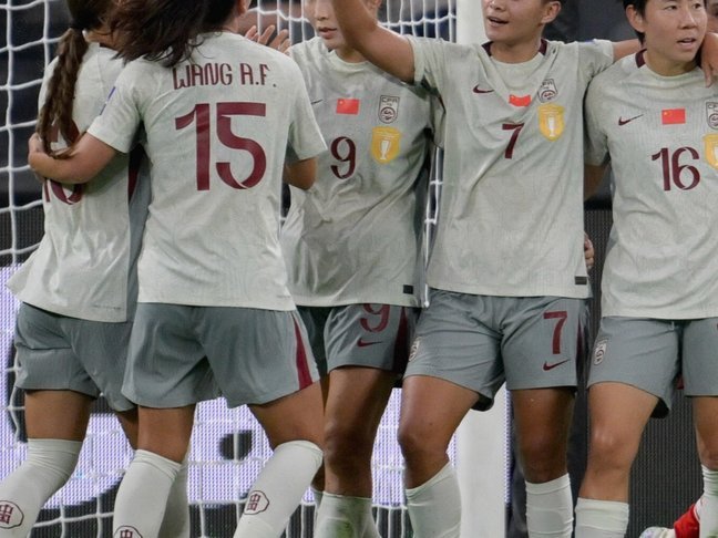 中国女足亚运冲金与人才培养并举