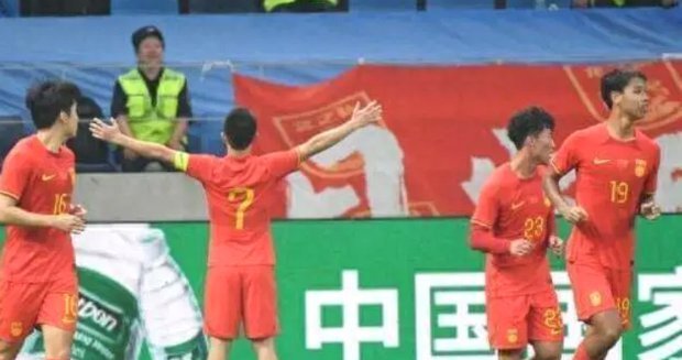 中国队不能走脚下，看看健力宝怎么硬刚葡萄牙国青吧
