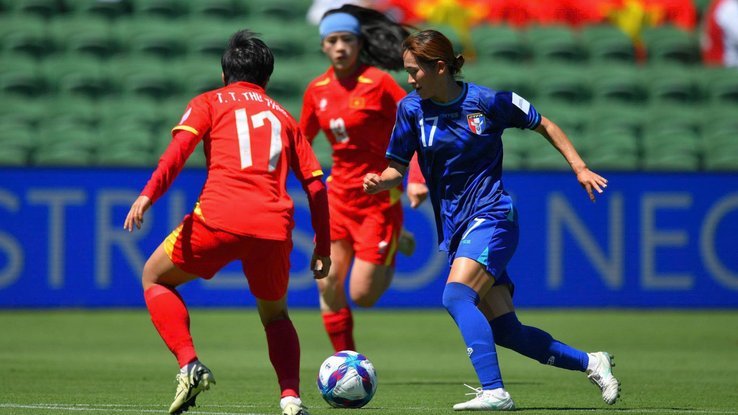 国足亚洲杯之路：邵佳一带队备战，11月挑战马来西亚与巴林